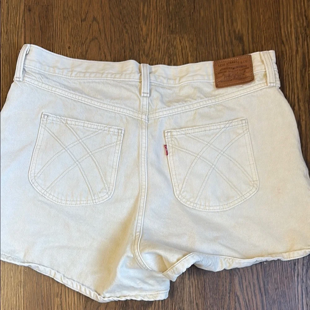 Levi’s women’s 80s mom shorts size 33